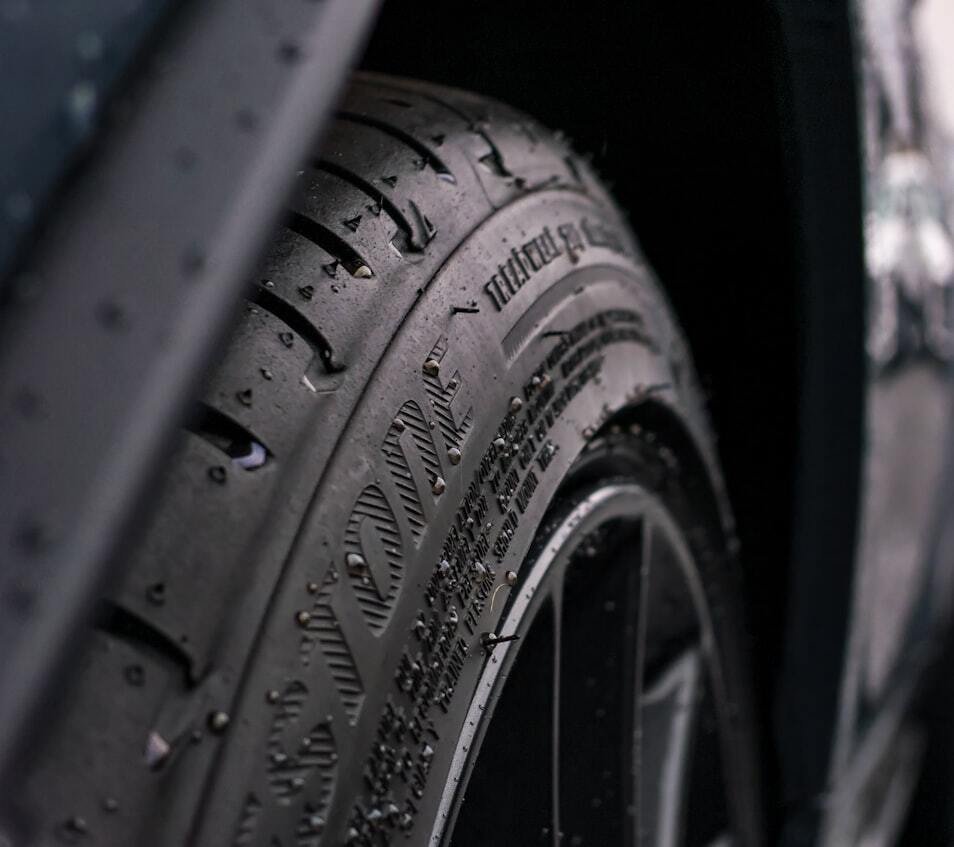 إطار PremiumContact — 225/45R17